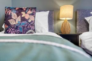 Accommodates 4 guests, 28night minimum stay ,Perfect for corporate stays