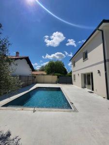 Villas maison avec piscine : photos des chambres