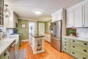 Spacious Taylors Home about 5 Mi to Dtwn Greenville!