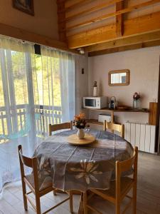 Appartements Duplex a l-hostellerie : photos des chambres