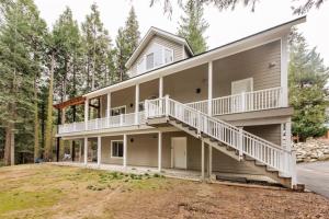 Cabin at the Creek Family Fun Starts Here!