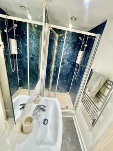 Studio - Sleeps 2 - Parking - Wifi