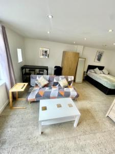 Studio - Sleeps 2 - Parking - Wifi