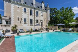 B&B / Chambres d'hotes Chateau de Bellevue B&B et Appartements avec Piscine saisonal chauffee et Chambres partout climatisees : photos des chambres