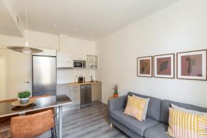 Two-Bedroom Standard Apartment room in Decô Apartments Barcelona-Sants