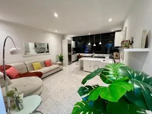 A 5 minutos do aeroporto! La Vie com estacionamento privado - 罗安达