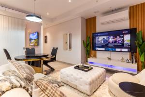 2406 The Rubik , Heavenly Heights