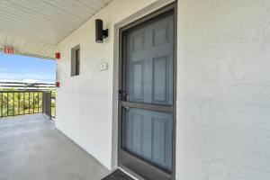 4th Floor -End Unit - Views