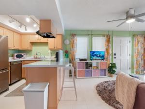 Modernized 1br Condo W Shared Pool & Spa