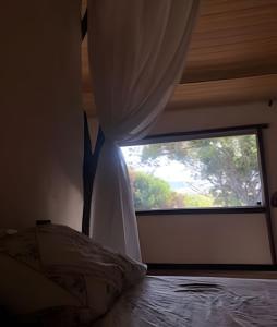 Chalé e Cachoeira ao Pé da Serra