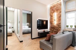 Charm & Comfort Renovated Gem in Old Town Sarego apt B