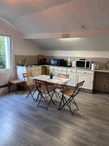 Appartements WorkSpace faubourg pres de la gare TV WIFI CALME : photos des chambres