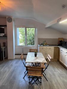 Appartements WorkSpace faubourg pres de la gare TV WIFI CALME : photos des chambres
