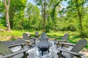 Modern Unadilla Retreat with Decks and Gas Grill! - Oxford