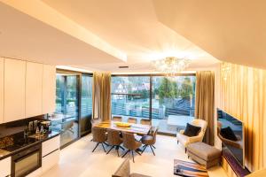 Skyline Luxury Villa with terrace jacuzzi and sauna Zakopane mountains Poland