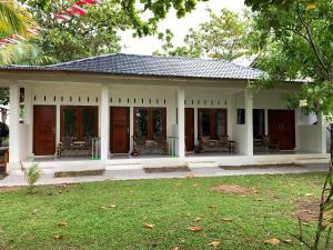 Ginos Place - Guest House & Jungle Trekking