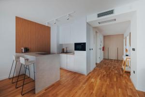 Summer Color Luxury Apartment