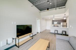 Bloomington Apartment Near Indiana University!