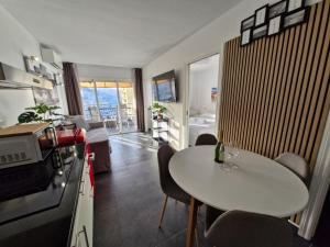 Torres del Sol 11th floor Atlantic view - Las Americas