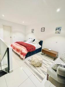 LAMABA properties