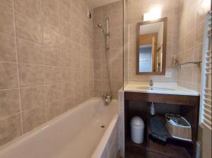 Appartement 4-6p Belle Plagne, skis aux pieds, vue montagne, ensoleillé