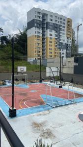 Martin hermoso lugar con vista a las montañas y piscina