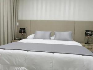 Apartamentos Montecarlo - 4-звездочные отели в городе Медельин