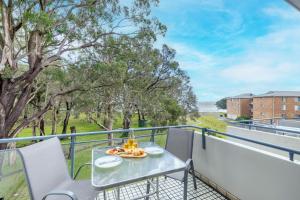 Mistral Court, 15 17 Mistral Close - fantastic unit with wifi and water views