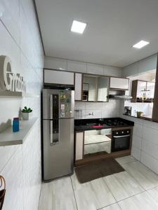 Apto lindo, 500m da praia da Enseada!