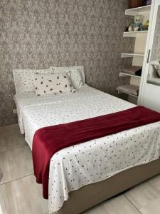 Apto lindo, 500m da praia da Enseada!