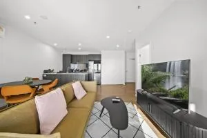 Refined 2-Bed With Luxurious Building Amenities - Higgins