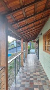 Casa de campo com vista para represa