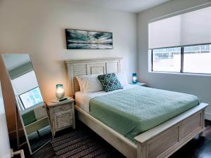 Hollywood Panoramic Views, Pool, Gym & Free parking! - Appartamenti, Los Angeles