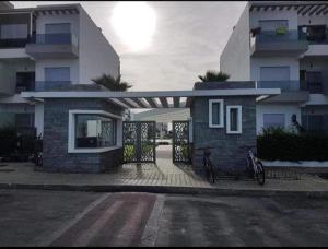 2 bedroom appart at the beach in gated community with pool