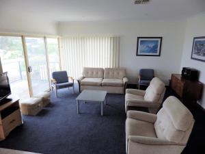 Two Bays 37 Encounter Crs Middleton - Linen Included