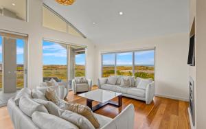 Waikiki 1 Waikiki Way Middleton - Linen Included