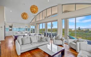 Waikiki 1 Waikiki Way Middleton - Linen Included