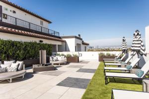 West Side Prime Location 2 Bedroom with Pool