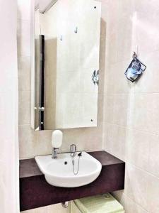 40 percent OFF 1BR City View Apartment in SUPERB Central Location