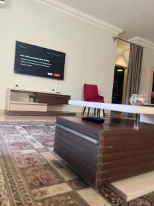 furnished Hotel apartment with Private Garden B8