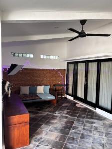 Phòng Giường Đôi Hạng Bình Dân (Budget Double Room)