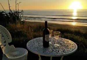 Beachfront bliss - Raumati South