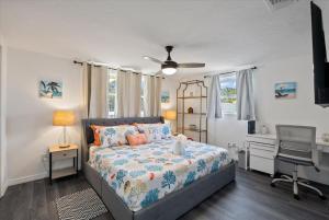 Siesta Key Cottage with Heated Pool