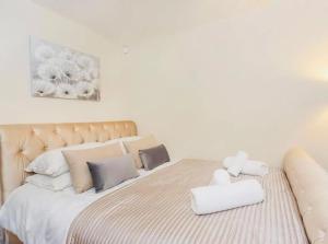 Barn near York with hot tub - Perfect for Groups and Families