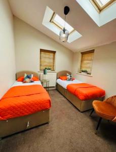 Barn near York with hot tub - Perfect for Groups and Families