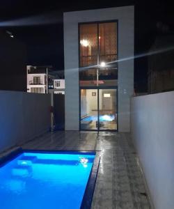 Appartement avec piscine à pomponette