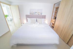 Amazing Luxury Duplex in Penthouse-Style with private Jacuzzi by evintra stays