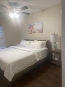 Olathe sleeping Beauty 3bdr and 2 baths