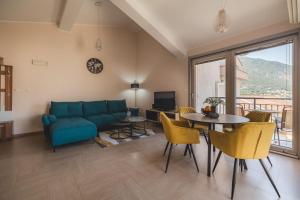 Lux Seaside Residence