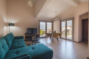 Lux Seaside Residence